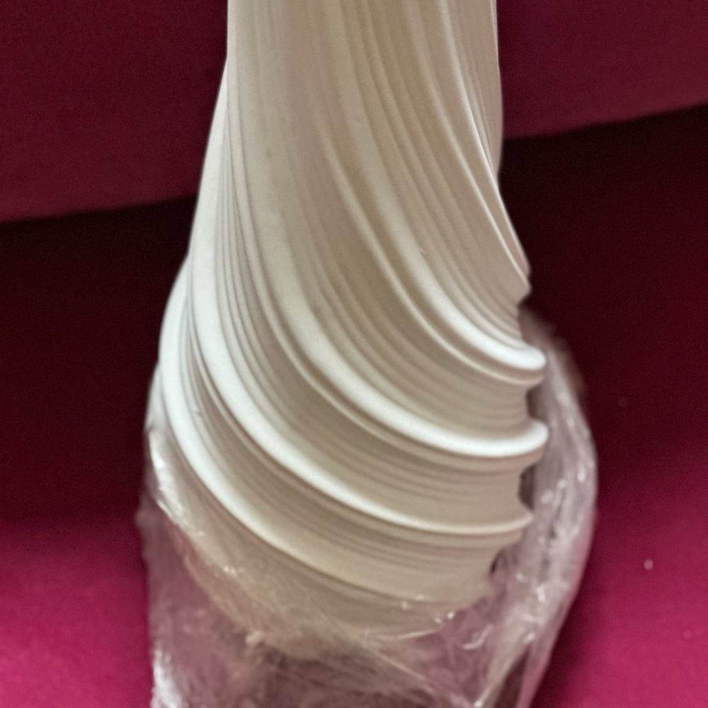 Sandro textured vase - Picture 10 of 10